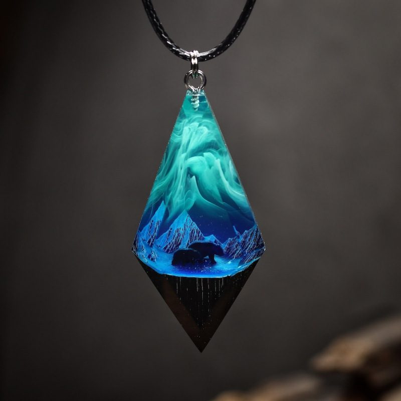 Auroral Fragment Pendant hero 2